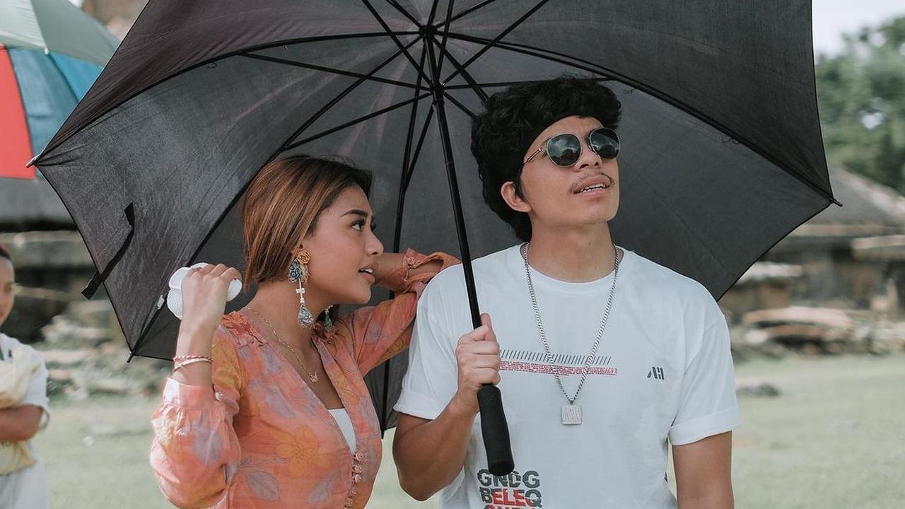 Atta Halilintar dan Aurel Hermansyah. (Foto: Instagram @aurelie.hermansyah)