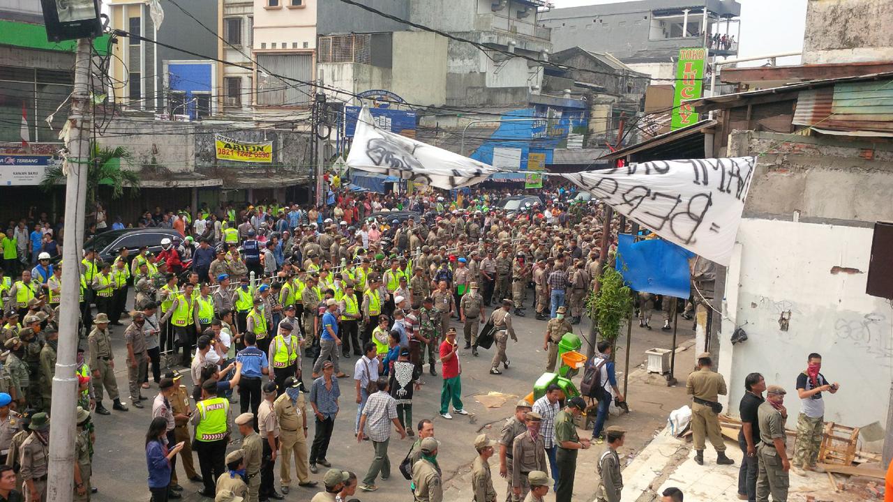 Kampung Pulo Rusuh, Lalu Lintas Macet Parah