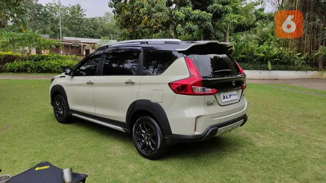Suzuki XL7 Hybrid
