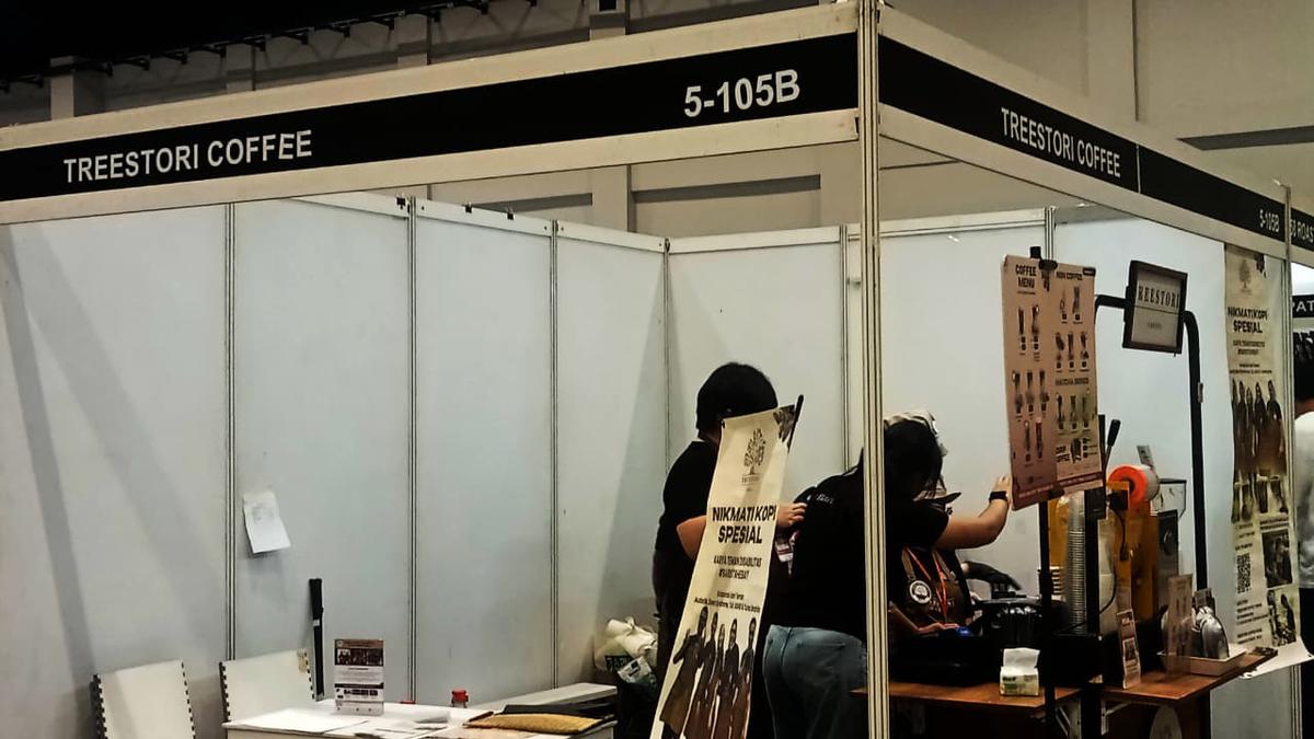 Stand Treestori dalam Acara FLEI Business Show 2026 di NICE PIK 2, Tangerang, Jumat (9/10). (merdeka.com/Auria Setiarum Cahayani).