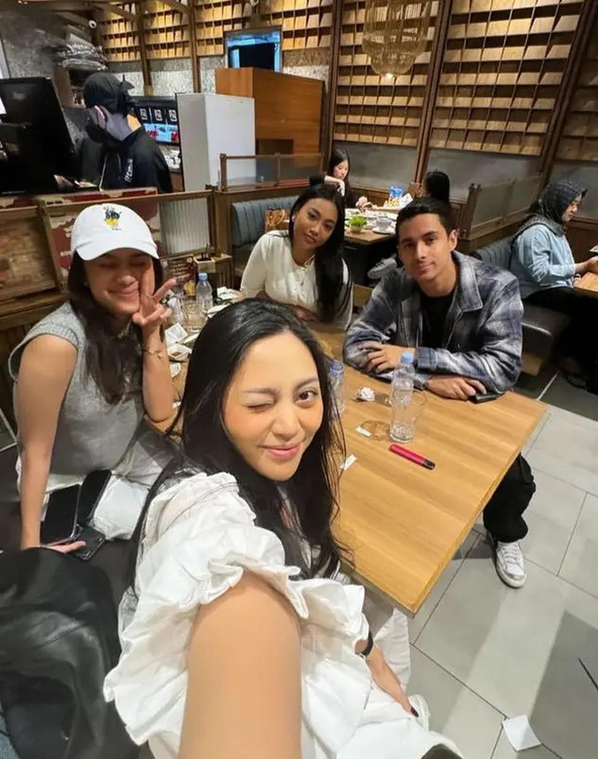 Throwback Potret Akrab Azizah Salsha dan Rachel Vennya, Ada Momen Bareng Salim Nauderer