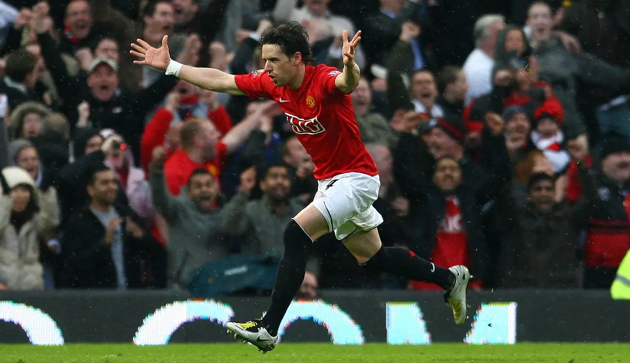 Gelandang bertahan asal Inggris, Owen Hargreaves yang telah pensiun pada Juli 2012 bersama Manchester City pernah didatangkan Manchester United pada awal musim 2007/2008 dari Bayern Munchen. MU harus merogoh kocek senilai 25 juta euro untuk mendatangkannya. Bertahan selama 4 musim, ia total bermain dalam 39 laga di semua kompetisi dengan torehan 2 gol dan 2 assist. (AFP/Paul Ellis)