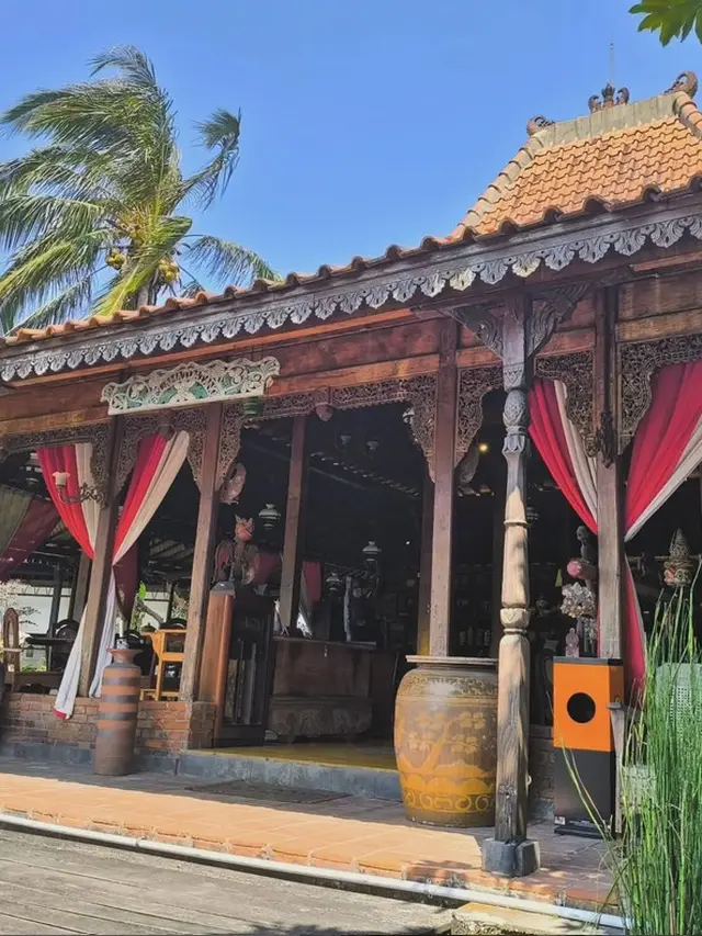 Joglo Agung Resto & Gallery