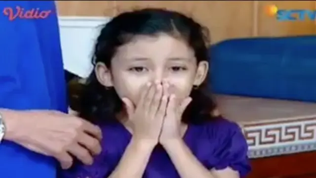 Viral Adegan Nabila Syakieb dan Boneka Hello Kitty Direbus. (Sumber: Twitter/ayaswords)