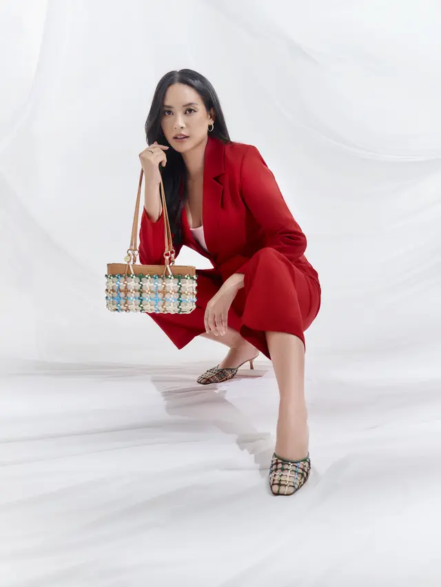 [Fimela] Elvira Devinamira