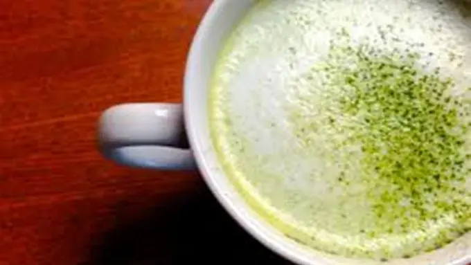 Resep Mudah Green Tea Latte untuk Hangatkan Diri Kala Hujan