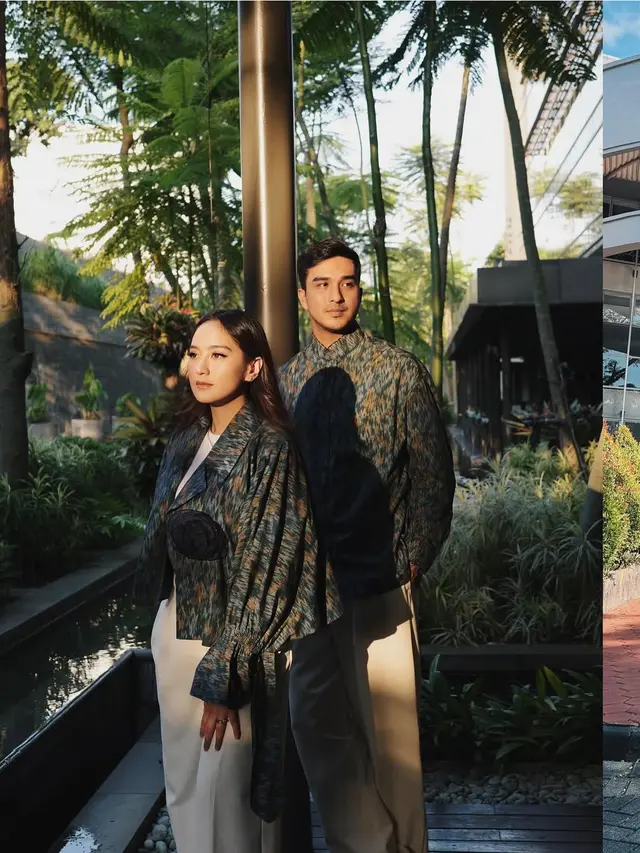 Gaya Couple Ibrahim Risyad dan Salshabilla Adriani, Kompak Tampil Kasual Chic Pakai Wastra Tenun dari Ikat by Didiet Maulana