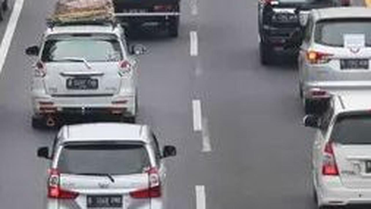 Berikut ini beberapa tips bagi pengendara yang berada di jalur contraflow yang dikutip dari laman Gramedia: