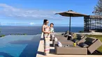 Memiliki hobi travelling, Nikita Willy dan suami sudah banyak menjalani berbagai liburan bersama ke berbagai negara. Bahkan sejak keduanya menikah, pasangan ini kerap wara-wiiri ke luar negeri dan sempat tinggal di Amerika saat Nikita hamil. Kini setelah menjadi orang tua, keduanya banyak menghabiskan waktu dalam mengasuh anak. (Liputan6.com/IG/@nikitawillyofficial94)