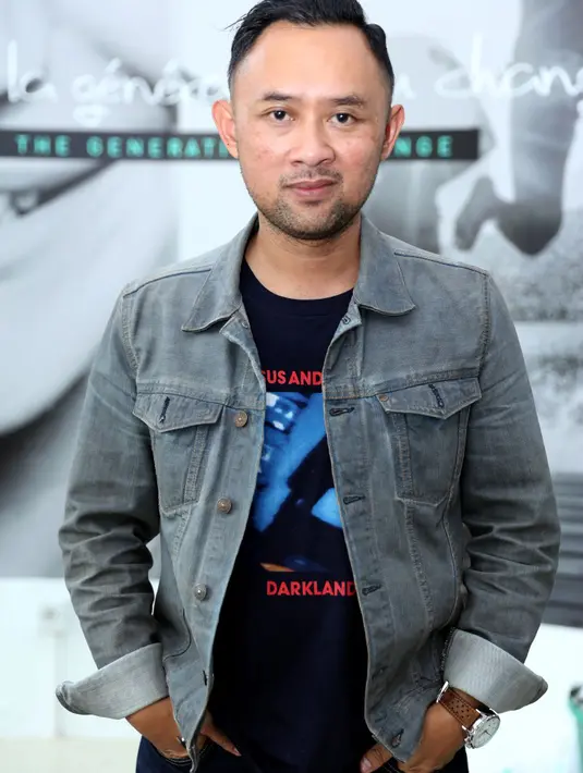 Mengenai pengetahuan akan batik, Ronald memang sudah sangat mendalam pengetahuannya akan batik. (Nurwahyunan/Bintang.com)