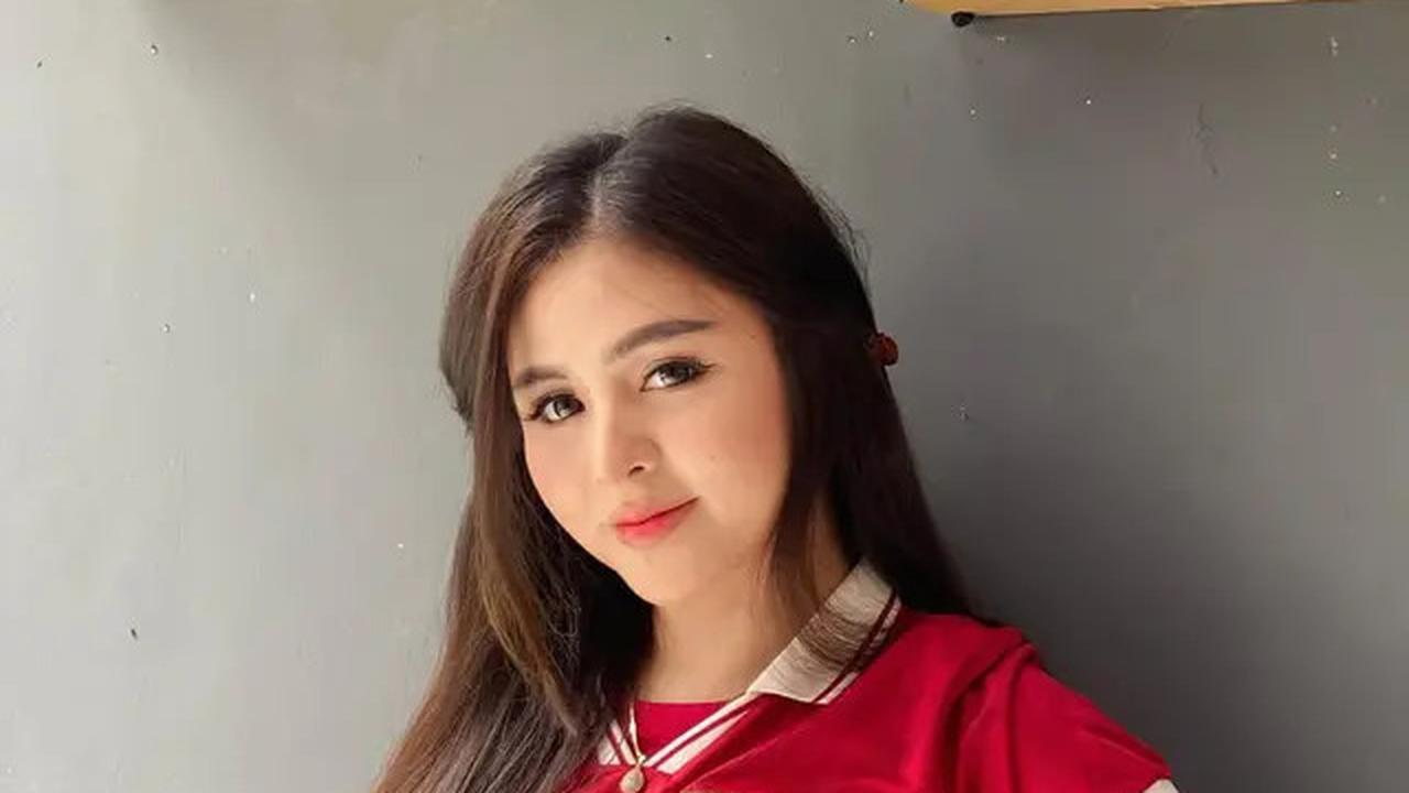 Resmi Cerai, 7 Potret Kenangan Thya Sethya Eks Gadis MMA dan Suami