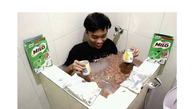 Bukannya Kenyang 11 Tingkah Absurd  Saat Makan Ini Lucunya 