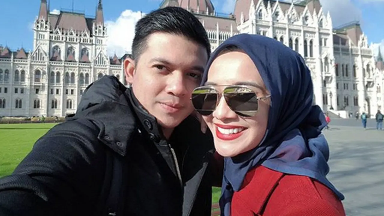 [Bintang] Irwansyah dan Zaskia Sungkar