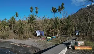 BNPB meminta warga untuk sementara tidak memasuki 2 kampung di Kecamatan Tagulandang, Kabupaten Kepulauan Sitaro, akibat erupsi Gunung Ruang.