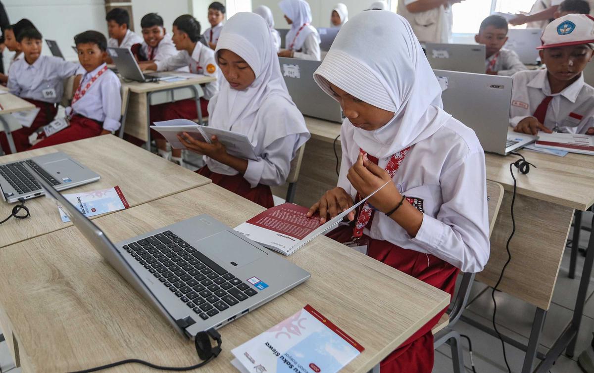 FOTO: Hari Pertama Penuh Semangat di Sekolah Rakyat