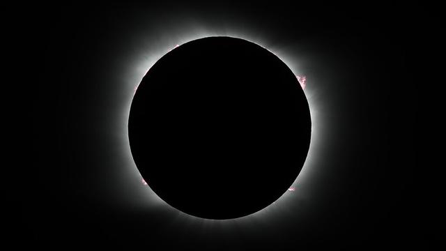 FOTO: Penampakan Gerhana Matahari Total di Argentina