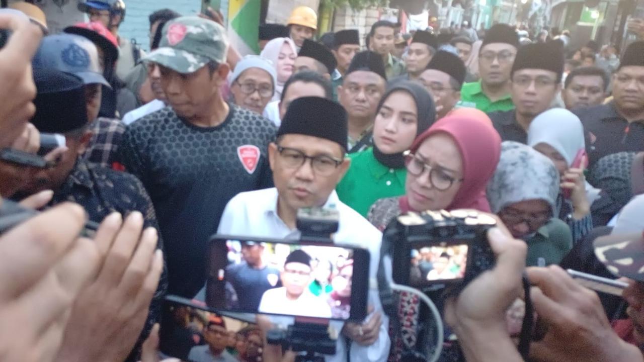 Sambangi Lokasi Runtuhnya Musala Ponpes Al Khoziny di Sidoarjo, Cak Imin Sampaikan Pesan Begini