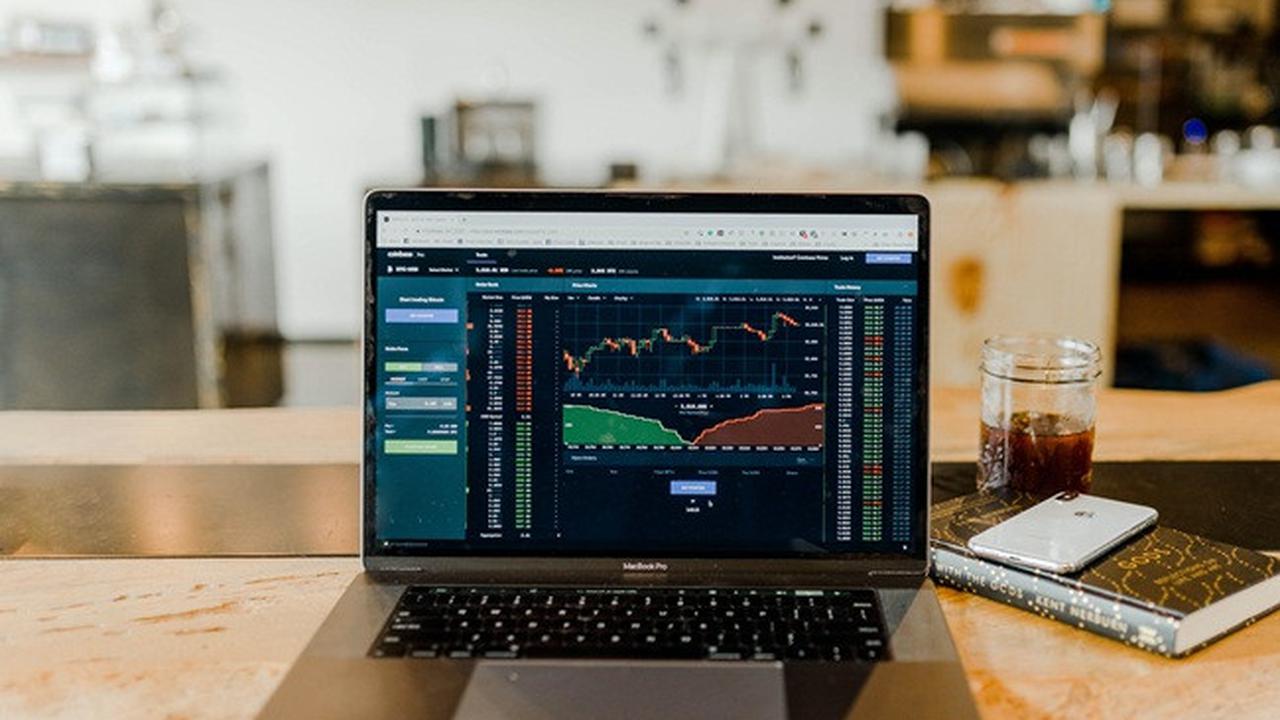 (Foto: Ilustrasi investasi saham. Dok Unsplash/Austin Distel)