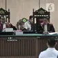 Majelis Hakim Djuyamto memimpin sidang perdana kasus penyiraman Novel Baswedan di Pengadilan Negeri Jakarta Utara, Kamis (19/3/2020). Dua terdakwa, yakni Ronny Bugis dan Rahmat Kadir Mahulete menjalani sidang dengan agenda pembacaan dakwaan oleh Jaksa Penuntut Umum. (merdeka.com/Iqbal Nugroho)