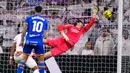 Namun, mereka malah dikejutkan dengan gol spektakuler Martin Satriano pada menit ke-39 setelah tendangan first time roketnya dari luar kotak penalti menjebol gawang yang dijaga oleh Thibaut Courtois. (AP Photo/Manu Fernandez)