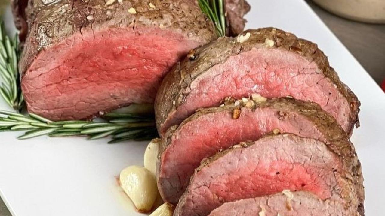 Alat dan Bahan untuk Merebus Daging Sapi<br>