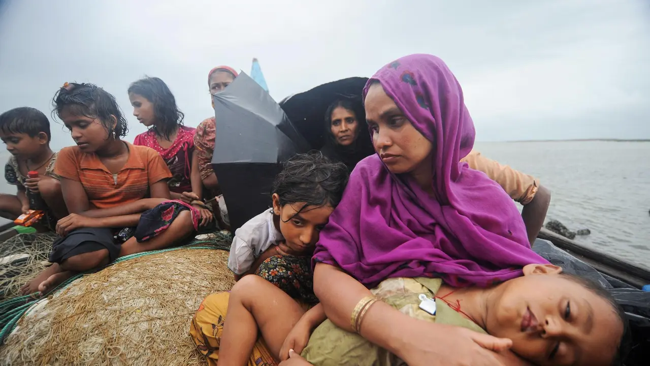 [Bintang] Nasib Wanita Rohingya Myanmar, Dijadikan Budak Seks atau Mati