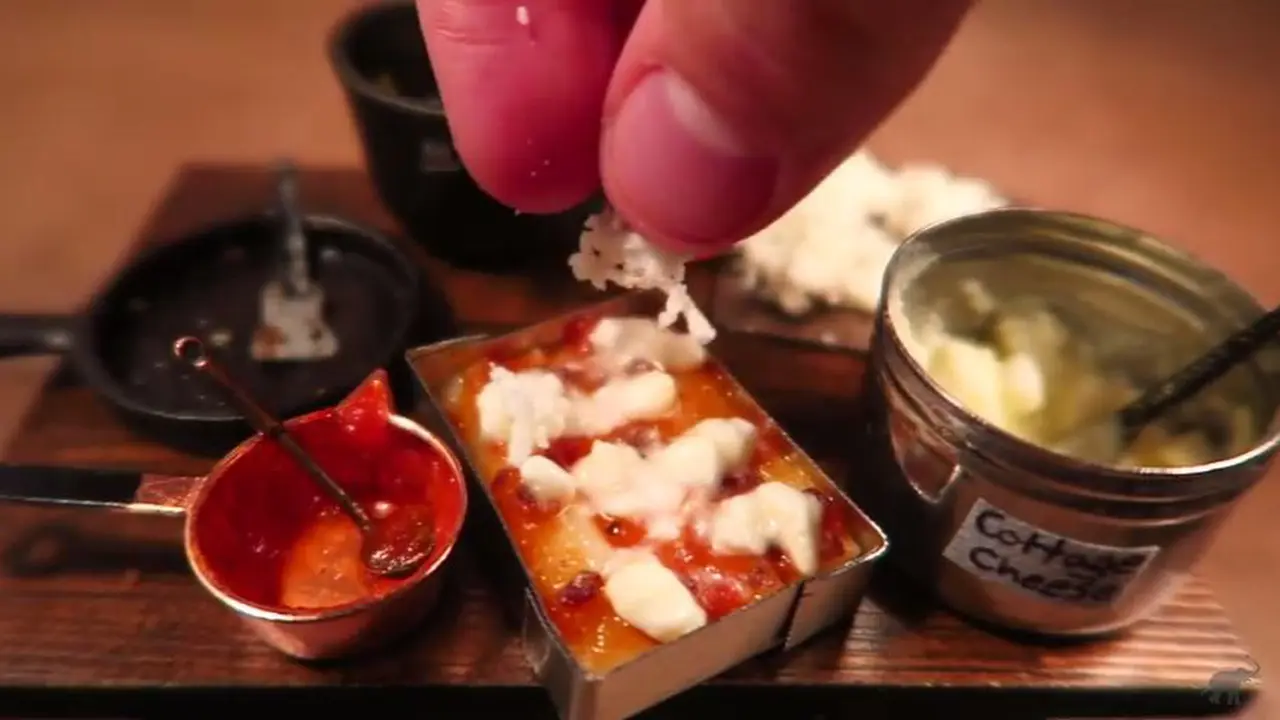 [Bintang] Menyimak Pembuatan Lasagna Terkecil di Dunia! Imut Banget!
