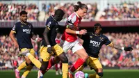 Sering Cedera, Arsenal Pertimbangkan Jual Pilar Pertahanan Mereka Ini?