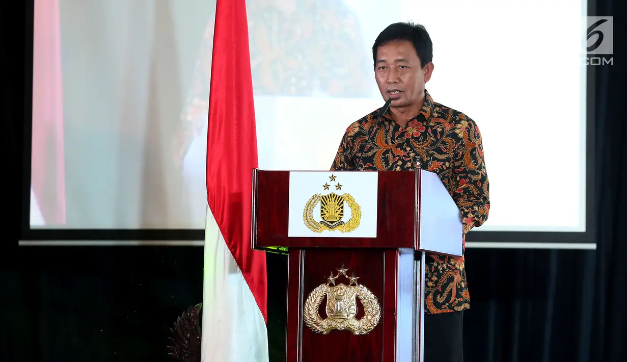 Direktur kelembagaan PT BRI, Sis Apik Wijayanto memberi sambutan saat peluncuran Kartu BRI Promoter di Gedung Rupatama Mabes Polri, Jakarta, Jumat (16/6). (Liputan6.com/Johan Tallo)