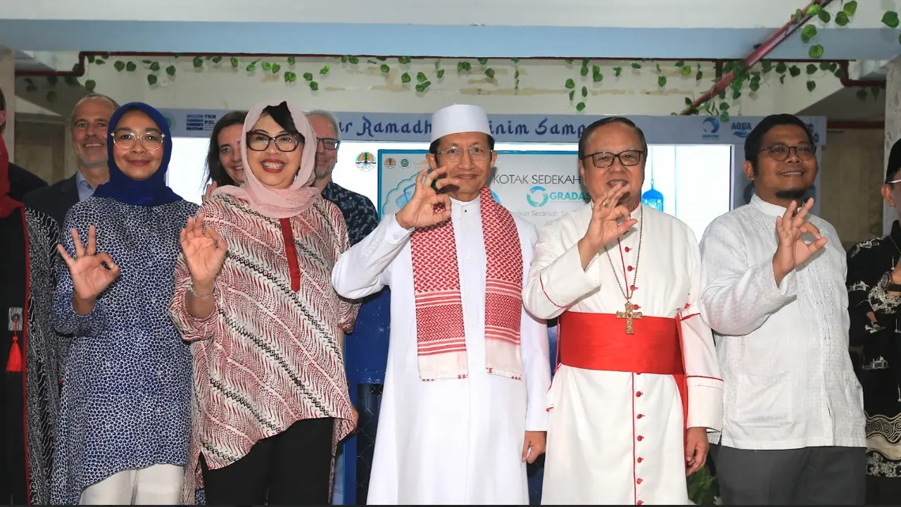 Gerakan Sedekah dan Kolekte Sampah Indonesia (GRADASI) diinisiasi oleh Danone-AQUA. (Liputan6.com/ ist)