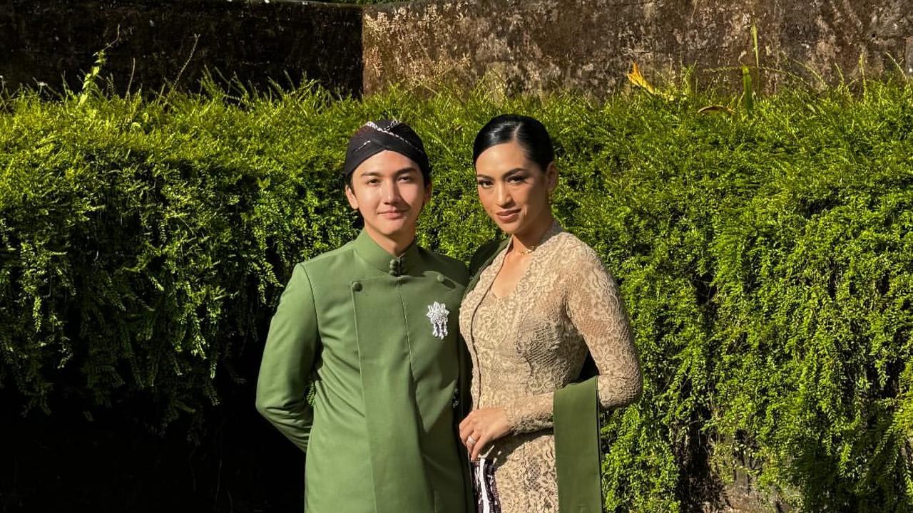 Tak Hanya Sang Pengantin, Ternyata 4 Seleb Cantik Ini Juga Pacari Berondong - Bawa Kekasih ke Nikahan Luna Maya