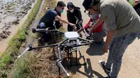 Percobaan dan pengaturan mesin drone sebelum dioperasikan di lahan Kabupaten Gowa, Sulawesi Selatan. (Taiwan Technical Mission)