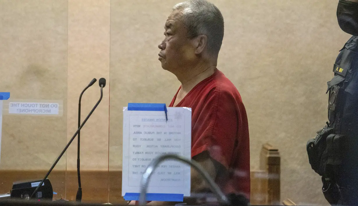 Buruh tani, Chunli Zhao muncul untuk dakwaannya di Pengadilan Tinggi San Mateo di Redwood City, California, Rabu (25/1/2023). Zhao yang berusia 66 dihadirkan di pengadilan untuk pertama kalinya. (Shae Hammond/Bay Area News Group via AP, Pool)
