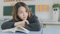 Ilustrasi merenung, berpikir, diam. (Photo by sean Kong on Unsplash)