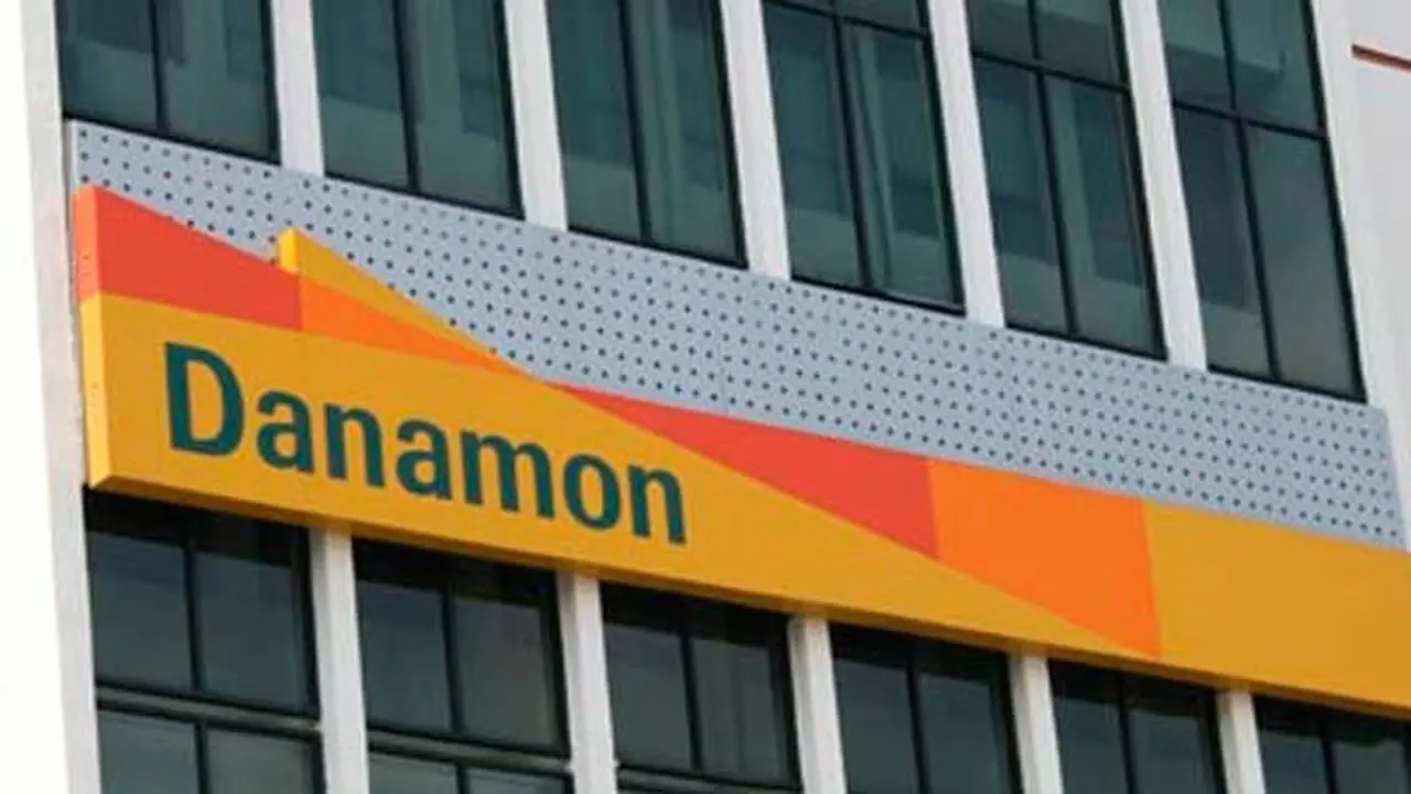 bank-danamon121022b.jpg