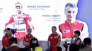 Pebalap Ducati, Andrea Dovizioso (tengah) dan Jorge Lorenzo (kiri), saat jumpa pers di Hotel Sheraton, Jakarta, Kamis (1/2/2018). Acara bertajuk "Libas Tantanganmu" ini merupakan rangkaian kampanye dari Shell Advance. (Bola.com/M Iqbal Ichsan)