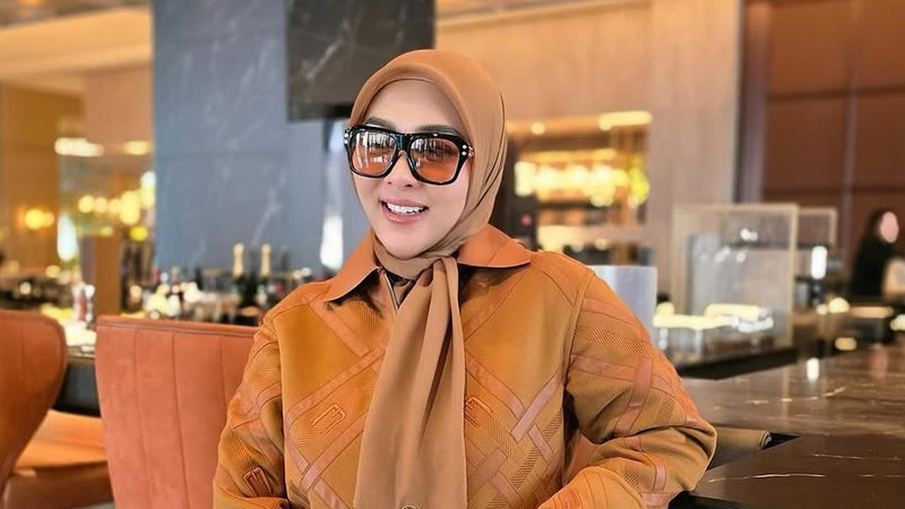 Harga Emas Melejit, Artis-artis Cantik Pakai Perhiasan Senilai Miliaran - Ada yang Ngaku Cuma Pinjaman