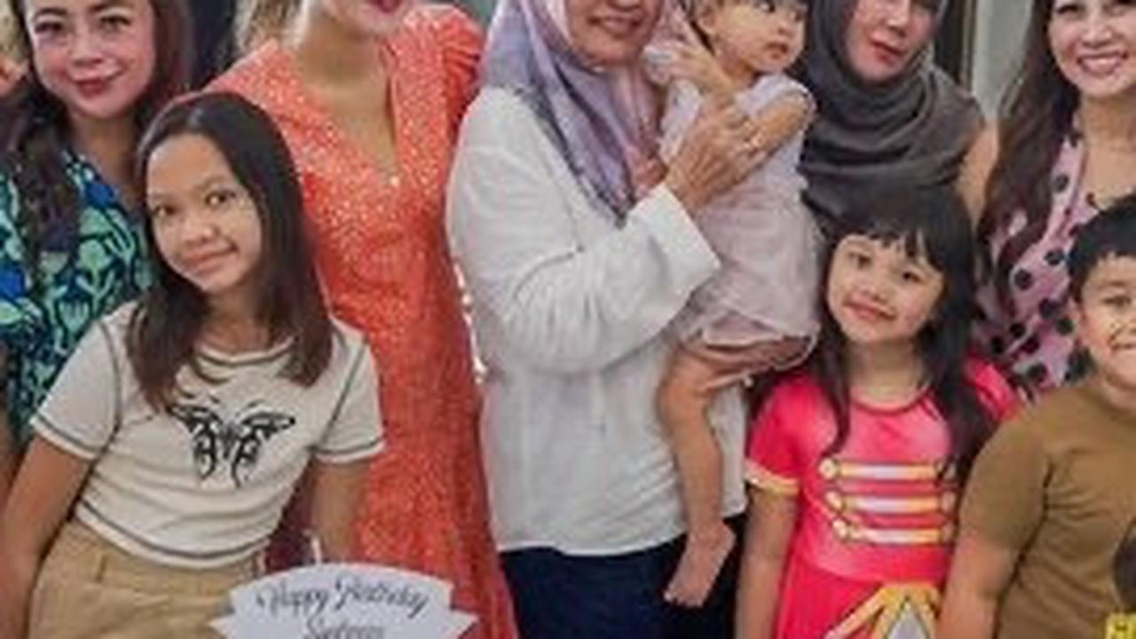 Farida juga disambut sangat hangat oleh keluarga sari Syahnaz. Setiap ada acara besar di Andara maupun di rumah yang lain, Farida tak pernah lupa untuk diundang.