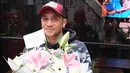 Mendapat kejutan dari sang istri di hari ulang tahun pernikahannya. Gary Iskak pun terlihat begitu bahagia. Banyak para netizen dan penggemar dari keduanya ucapkan selamat dan mendoakan agar selalu harmonis dan pernikahannya langgeng sampai kakek nenek. (Liputan6.com/IG/@iskak_gary)