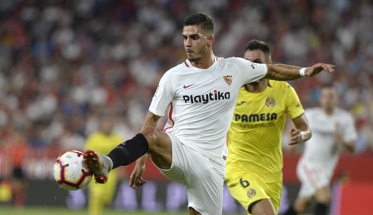 4. Andre Silva – Ketidak cocokannya dengan pertahanan Serie A membuatnya gagal tampil impresif di setiap laga. Alhasil hanya 7 gol yang mampu ia berikan bersama AC Milan di semua ajang. (AFP/Cristia Quicler)