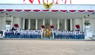 Seskab Teddy Undang 3 Pelajar Ikut Upacara HUT RI di Istana