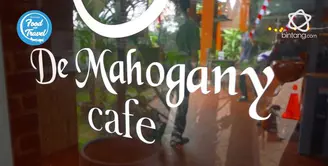 Hari gini masih nongkrong di tempat mainstream? cobain dulu De Mahogany Cafe yang anti mainstream.