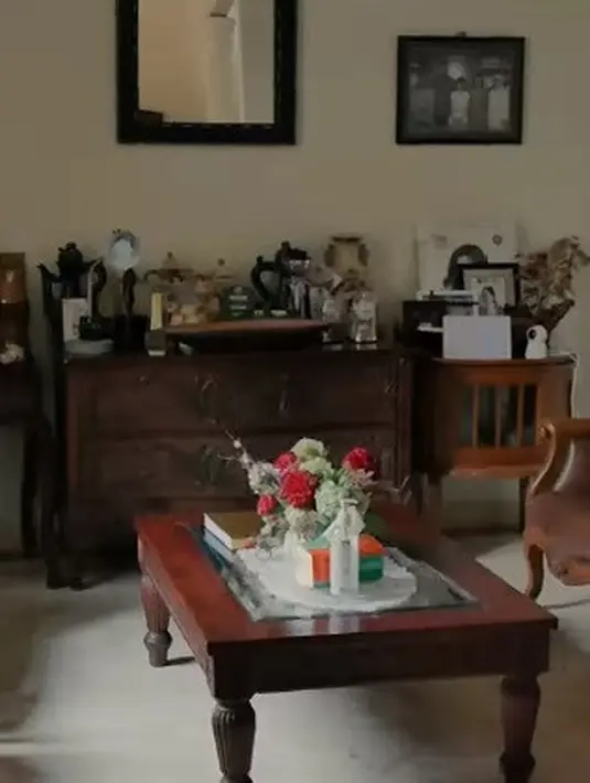 Merawat, menjaga kebersihan rumah disebut Tasya menjadi hal yang membuat kediamannya tetap terjaga. [Foto: Instagram/@tasyakamila]