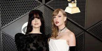 Taylor Swift dan Lana Del Rey tampil memukau di Grammy Awards, ia hadirkan polarisasi gaya yang nyata. [Foto: Instagram/ andraddemagazine]