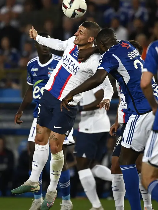 Pada duel itu, PSG bermain imbang 1-1 lawan Strasbourg. (Photo by Jean-Christophe Verhaegen / AFP)