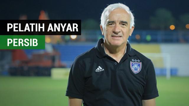 Manajer Persib Bandung, Umuh Muchtar berharap Roberto Carlos Mario Gomez bisa bawa Maung Bandung menjadi juara.