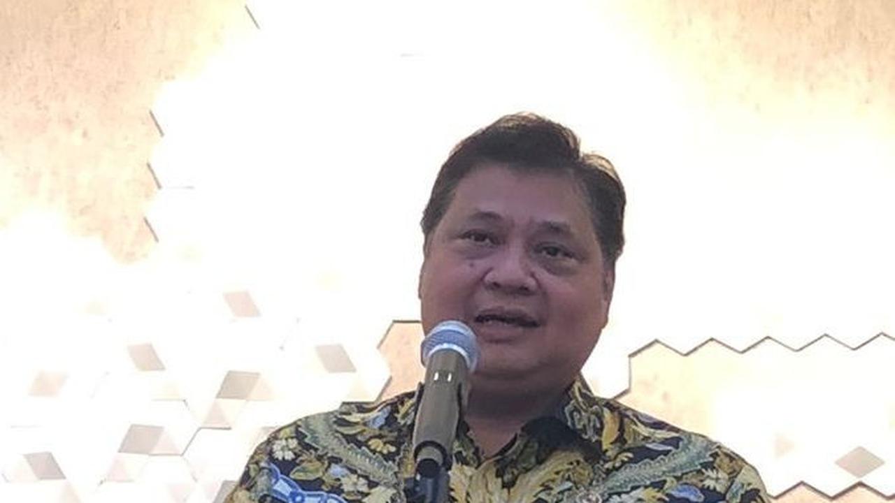 Kata Menko Airlangga soal Kabar Mensos Risma Tak Dilibatkan Program Bansos