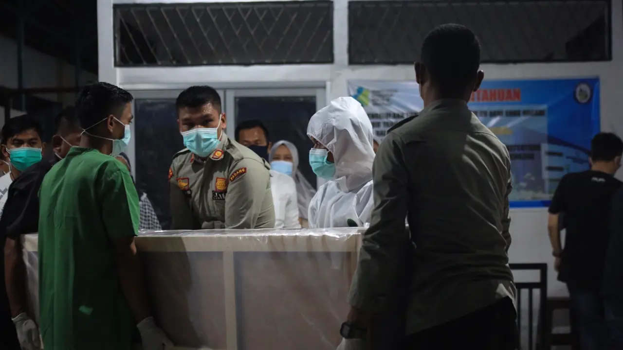 Jenazah Nasrul Abit dimakamkan di kampung halaman Kabupaten Pesisir Selatan. (Liputan6.com/ ist)