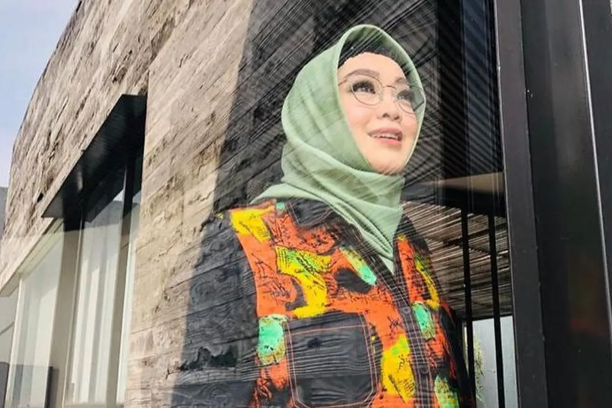 Rina Gunawan