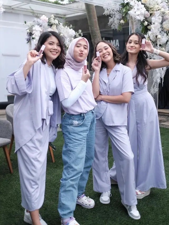 Selebgram Almiranti Fira menghadiri gelar wicara “Glow The Outer You, Shine The Inner You,” di Jakarta, Juli 2022 (Foto: Dok. Instagram @almirantifira)